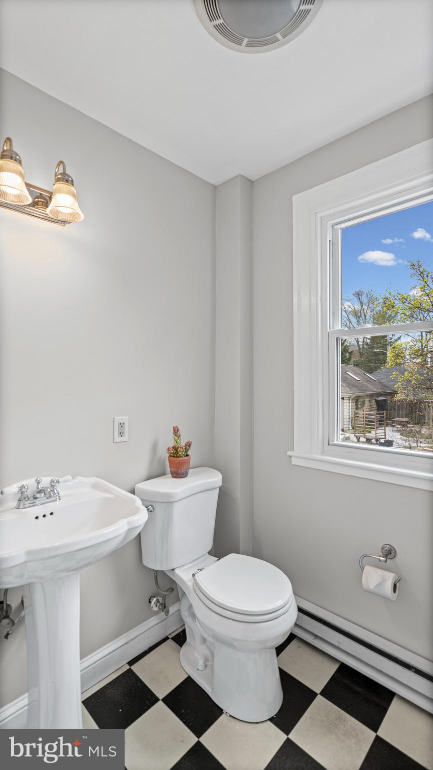 637 Deepdene Road Baltimore, MD 21210 - Photo 14 of 33 Classic Tiled Bathroom