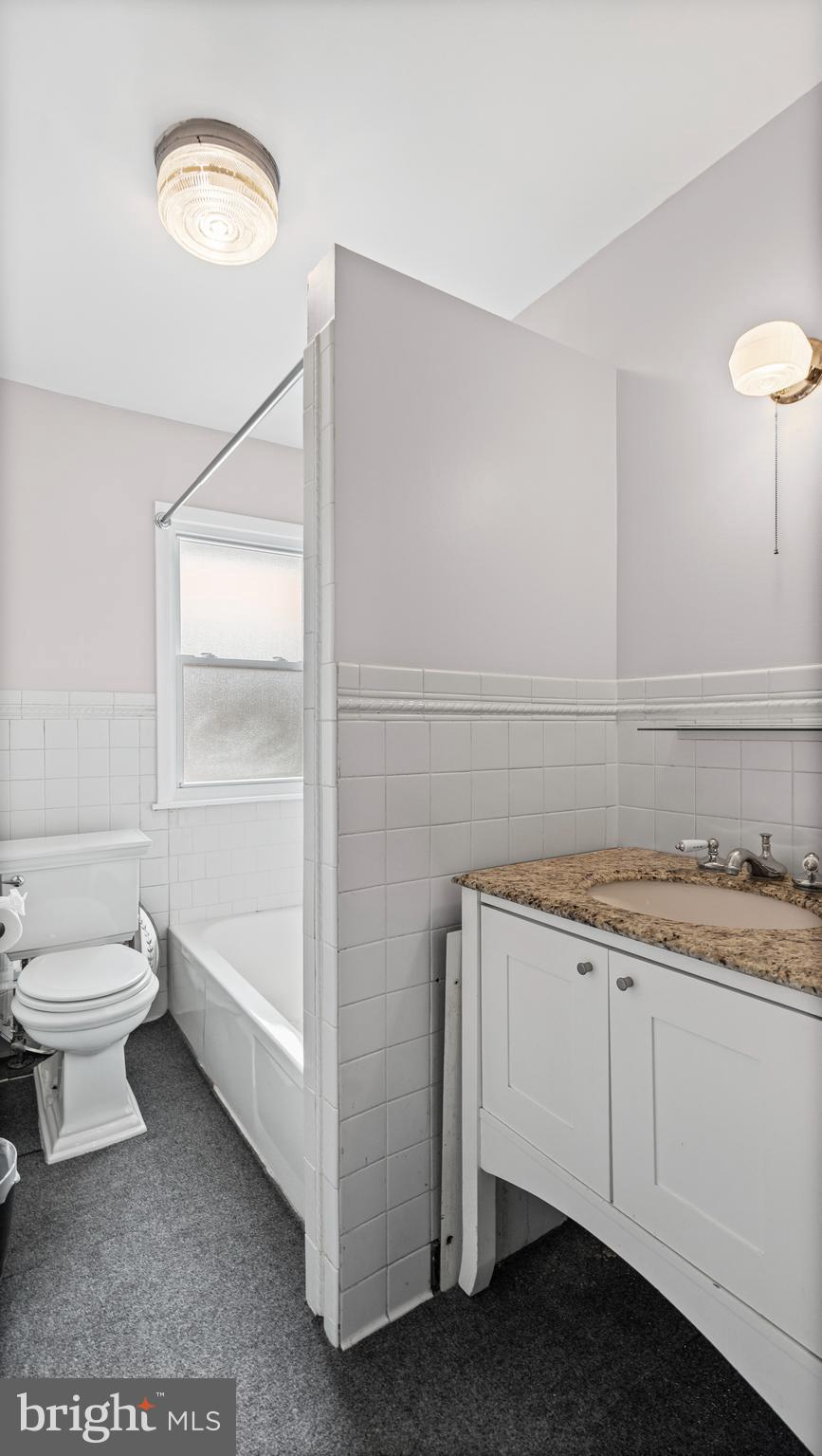 637 Deepdene Road Baltimore, MD 21210 - Photo 18 of 33 Full Bath with Tub