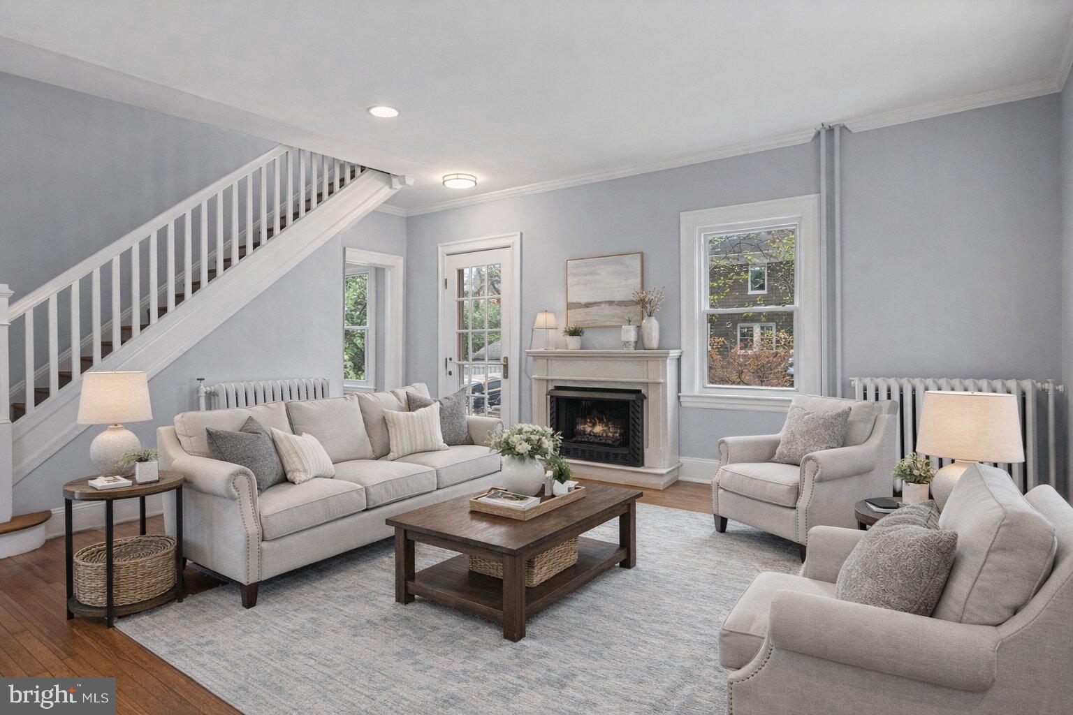 637 Deepdene Road Baltimore, MD 21210 - Photo 3 of 33 Beautiful Living Room