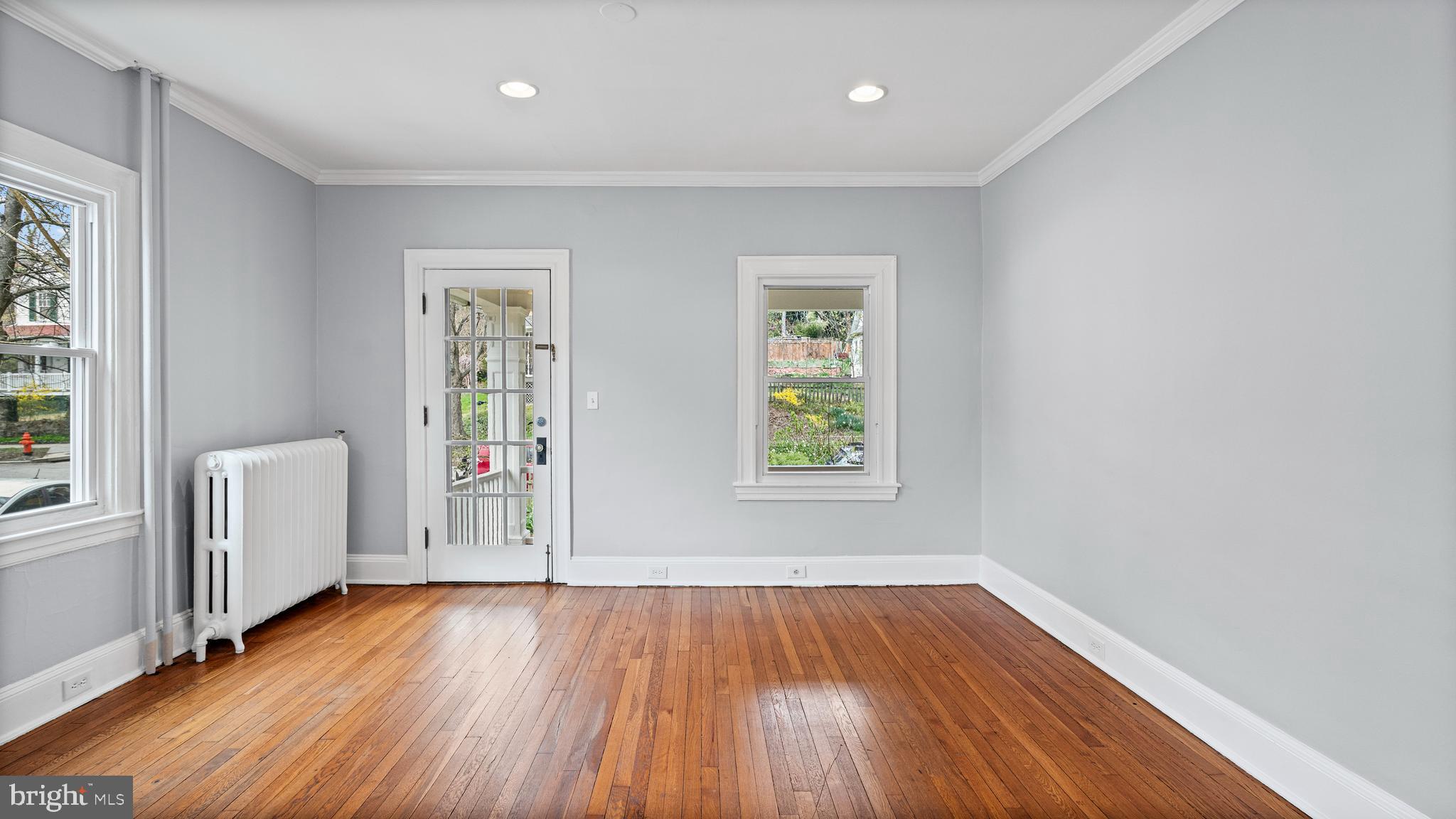637 Deepdene Road Baltimore, MD 21210 - Photo 6 of 33 Living Room with Tons of Natural Light