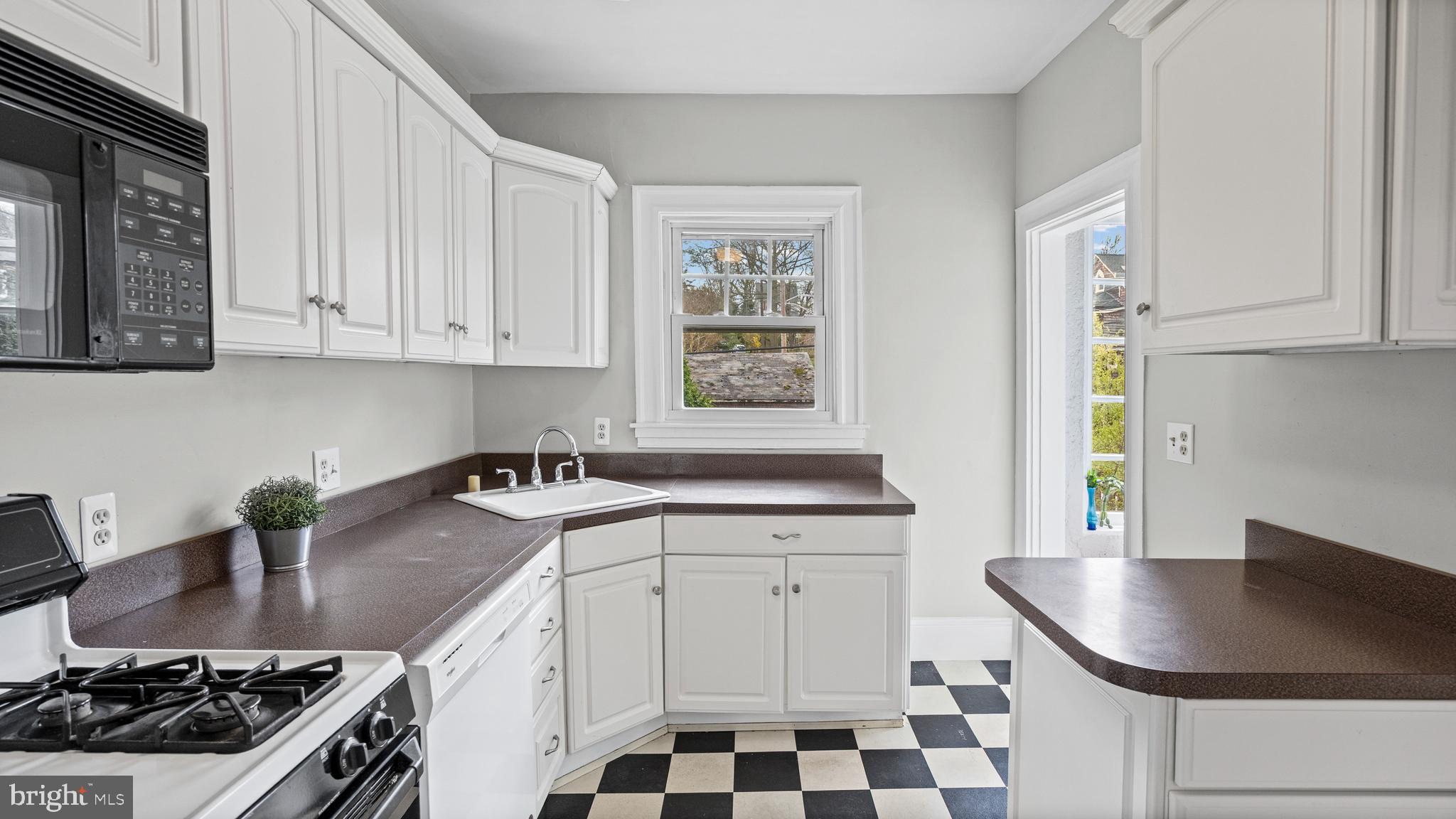 637 Deepdene Road Baltimore, MD 21210 - Photo 10 of 33 Kitchen with Lots of Cabinets