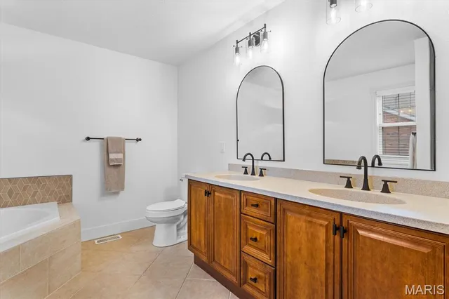 $410,000 | 126 Kingsbrooke Boulevard, Glen Carbon, IL 62034