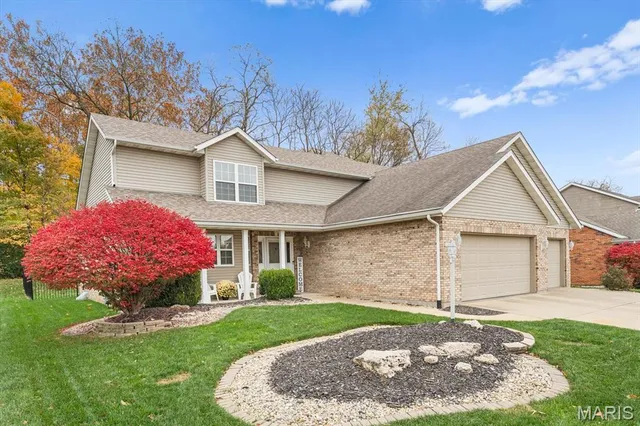 $410,000 | 126 Kingsbrooke Boulevard, Glen Carbon, IL 62034
