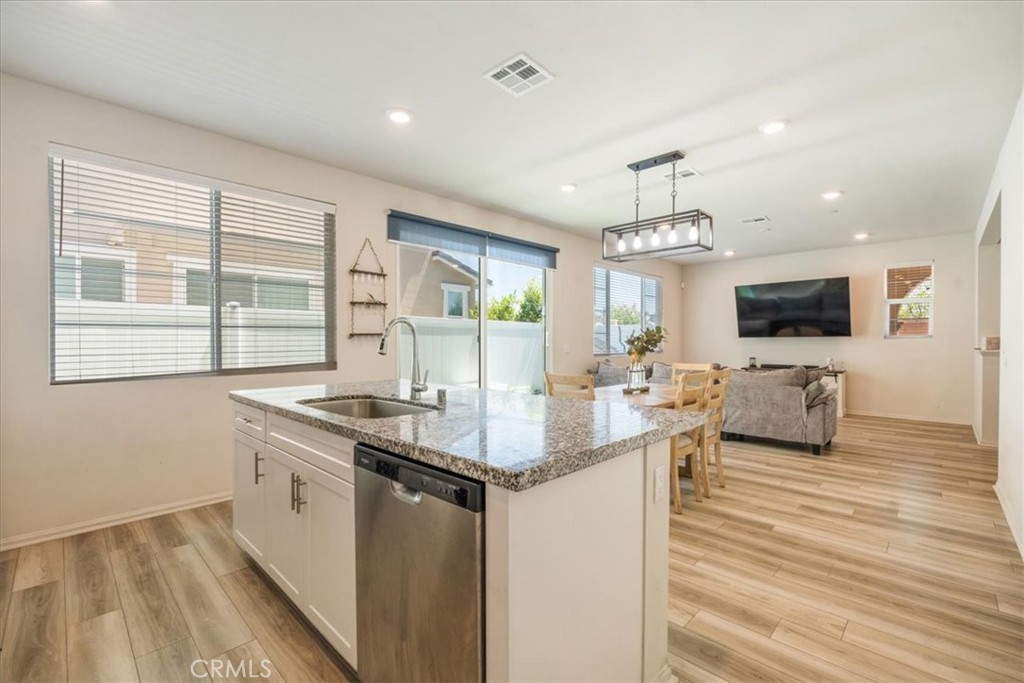 28175 Ashtree Street Temecula, CA 92591 - Photo 7 of 33