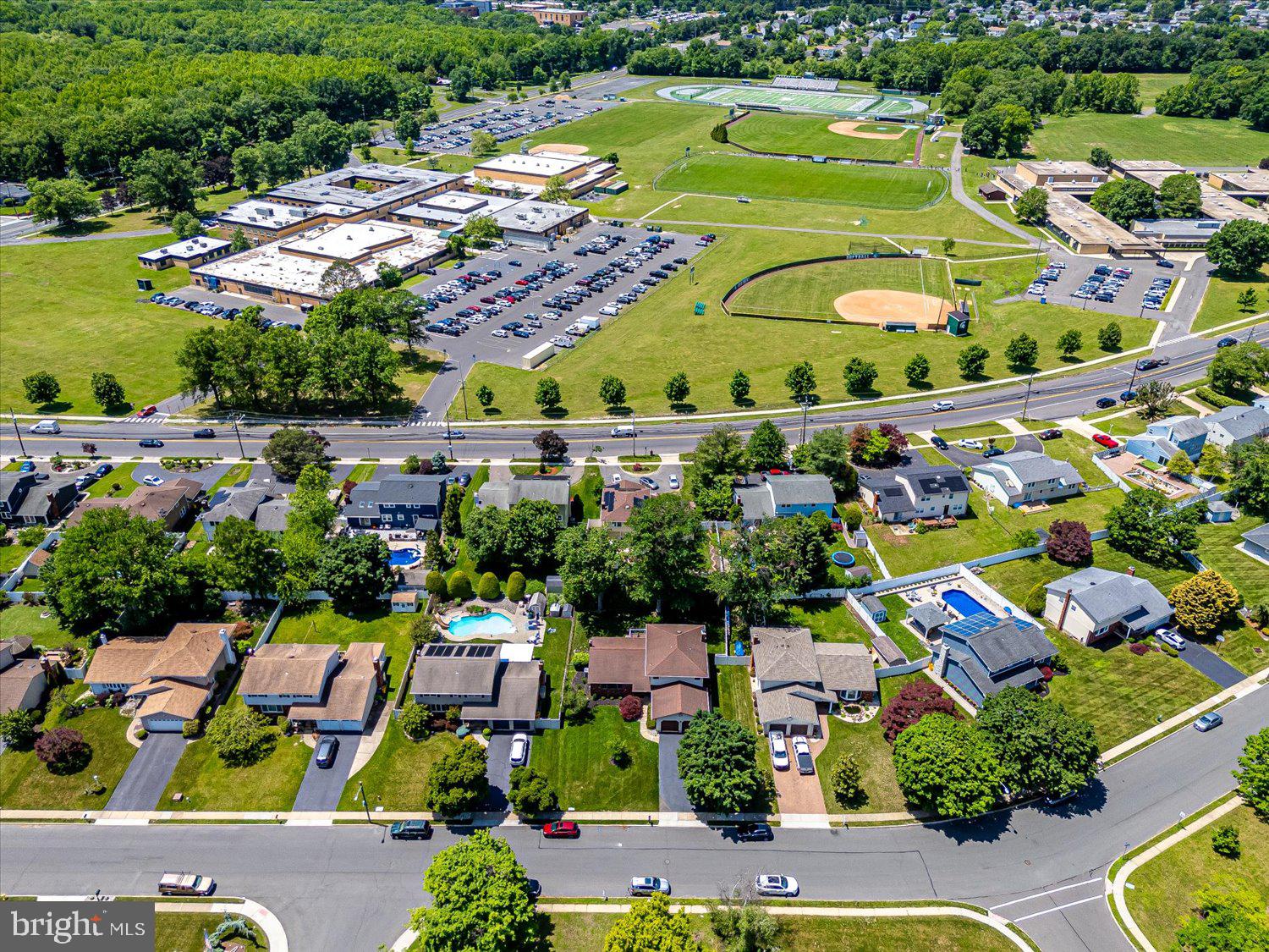 86 Albemarle Road Hamilton, NJ 08690 - Photo 45 of 49 Vibrant suburban landscape in summer.