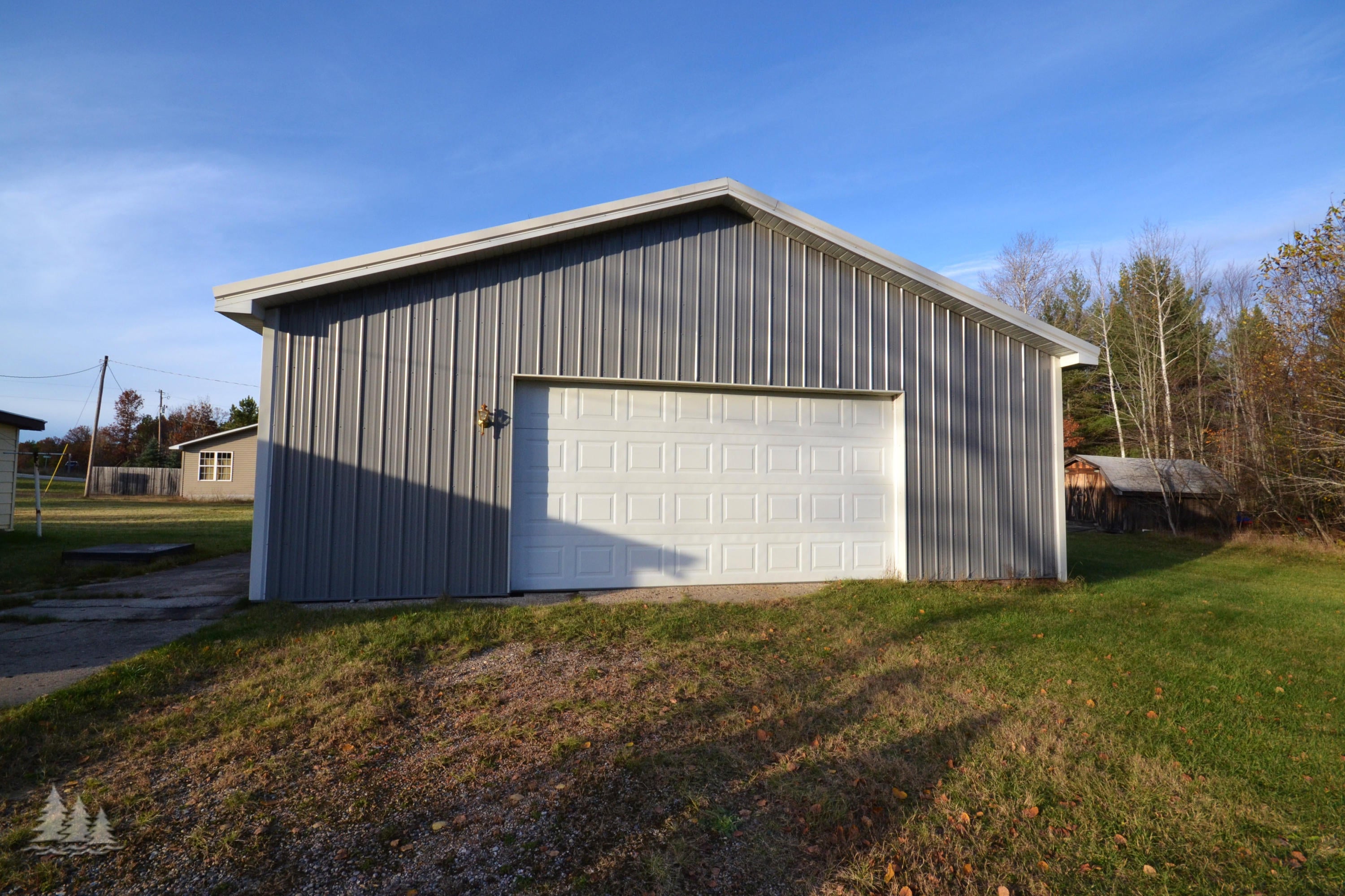 825 Deeter Road Lewiston, MI 49756 - Photo 5 of 40 Gallery Image 5