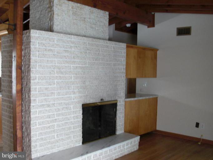 154 Westminster Road Reisterstown, MD 21136 - Photo 4 of 9 Living Room