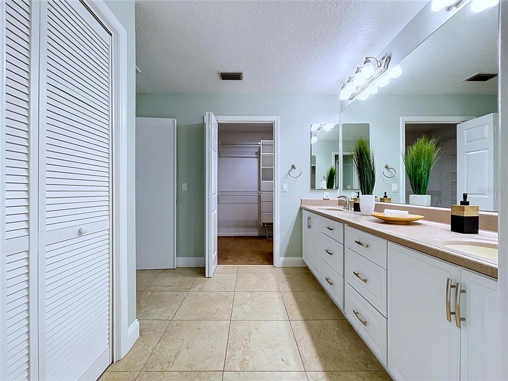 1711 Magdalene Manor Drive Tampa, FL 33613 - Photo 59 of 88