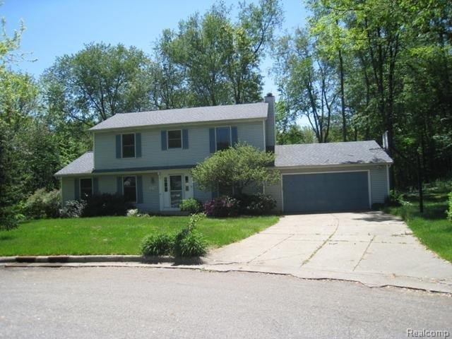 2728 Pine Ridge Road Kalamazoo, MI 49008 - Photo 1 of 11 705727816 FRONT VIEW.jpg
