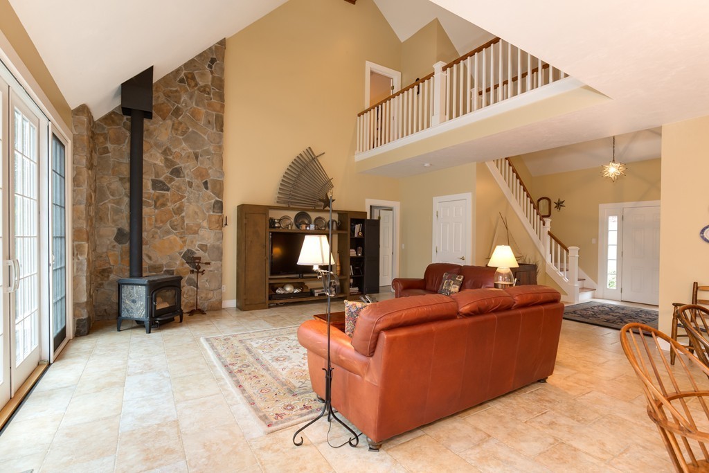 430 Mashapaug Road Holland, MA 01521 - Photo 14 of 30