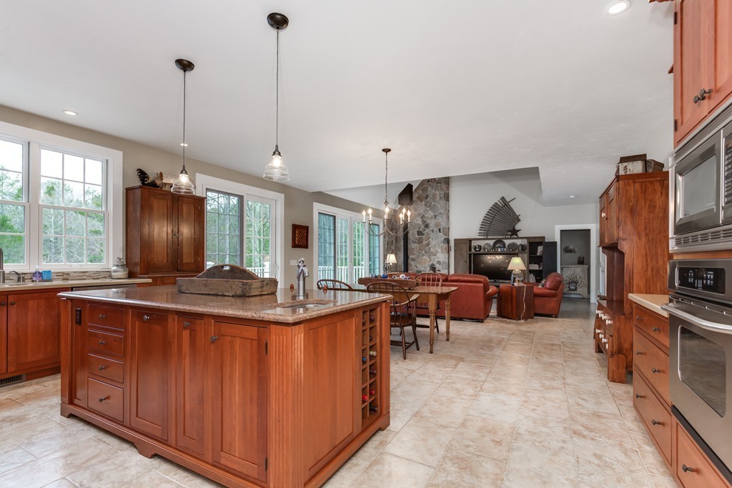 430 Mashapaug Road Holland, MA 01521 - Photo 8 of 30