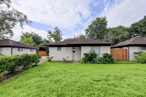 $850,000 | 220 Caplin Street, Houston, TX 77022