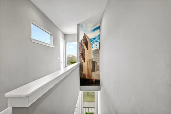 a view of entryway with furniture