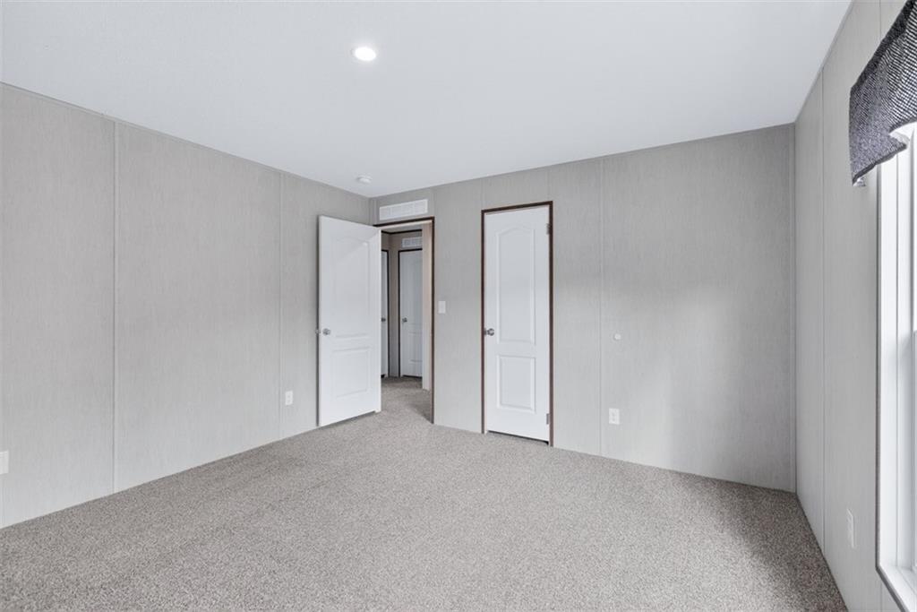 533 Pearwood Road Royston, GA 30662 - Photo 41 of 50 a view of an empty room and closet area