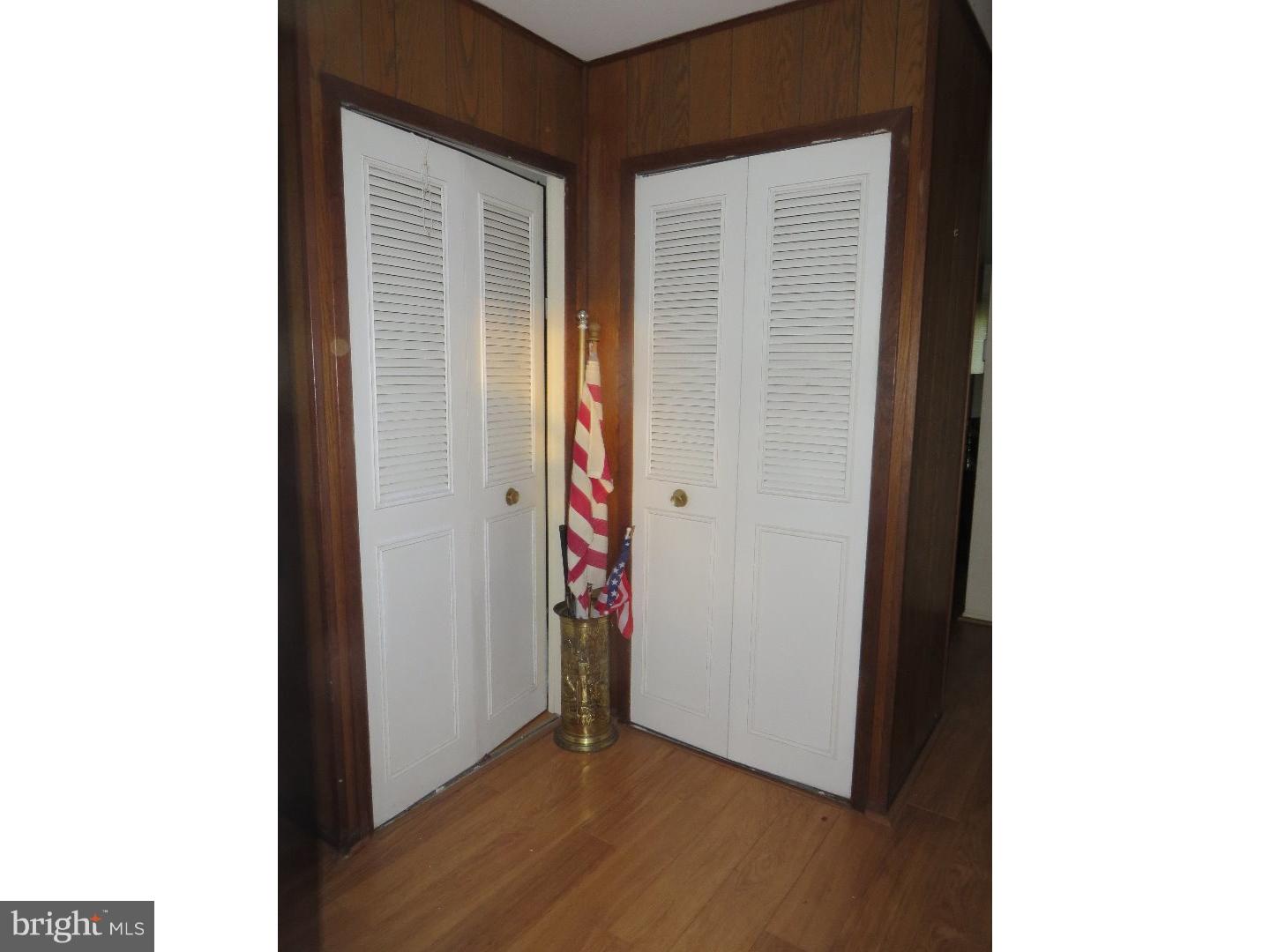 34 East Stokes Road Willingboro, NJ 08046 - Photo 3 of 25 Gallery Image 3