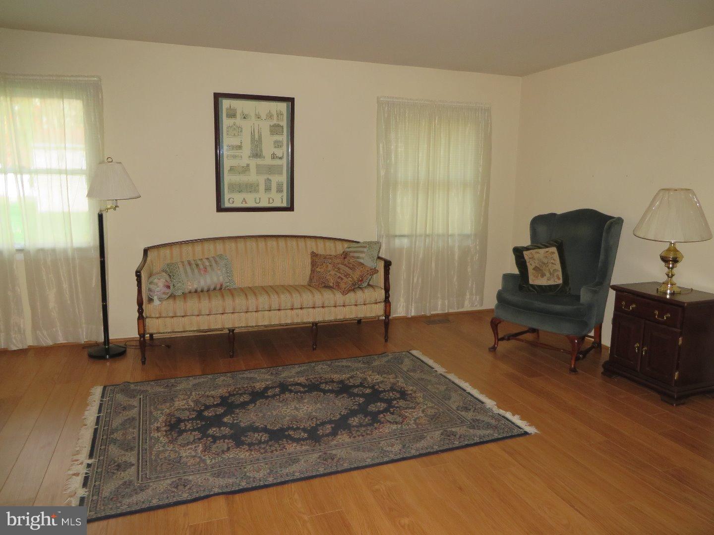 34 East Stokes Road Willingboro, NJ 08046 - Photo 4 of 25 Gallery Image 4