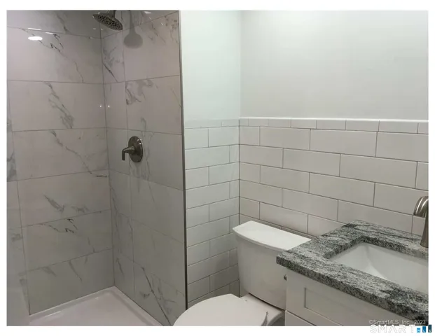 $2,750 | 3 Woods Hollow Court, Unit 3, Avon, CT 06001