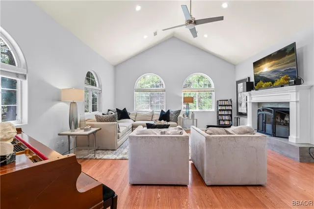 $1,190,000 | 27312 Little Bear Road, Lake Arrowhead, CA 92352