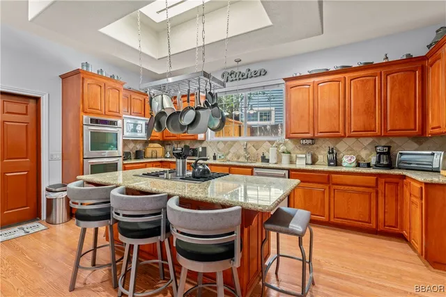 $1,190,000 | 27312 Little Bear Road, Lake Arrowhead, CA 92352