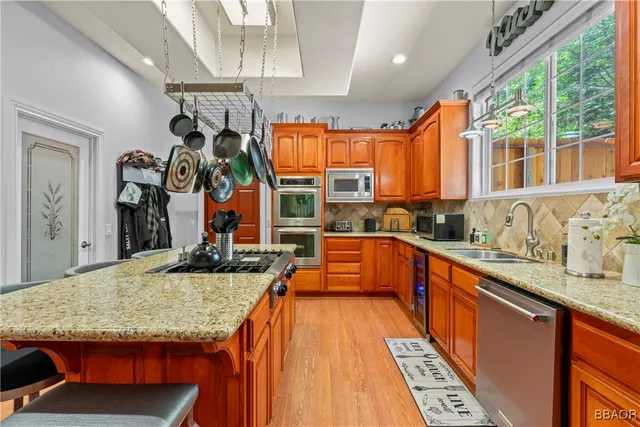 $1,190,000 | 27312 Little Bear Road, Lake Arrowhead, CA 92352