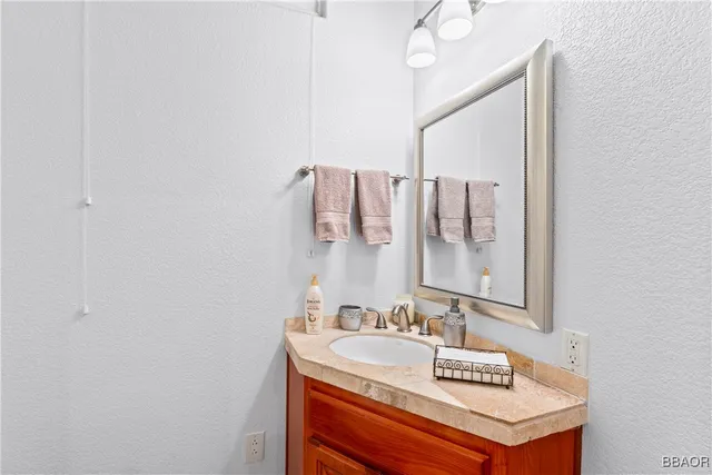 $1,190,000 | 27312 Little Bear Road, Lake Arrowhead, CA 92352