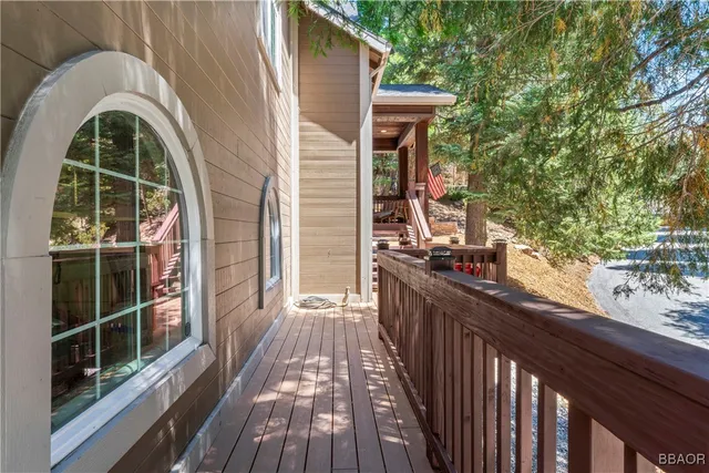 $1,190,000 | 27312 Little Bear Road, Lake Arrowhead, CA 92352
