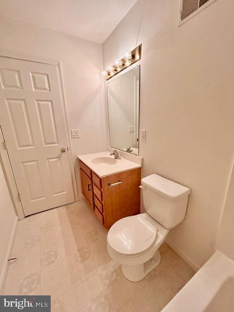 2005 Greystone Drive Lebanon, PA 17042 - Photo 20 of 35 a bathroom with a toilet a sink and a mirror