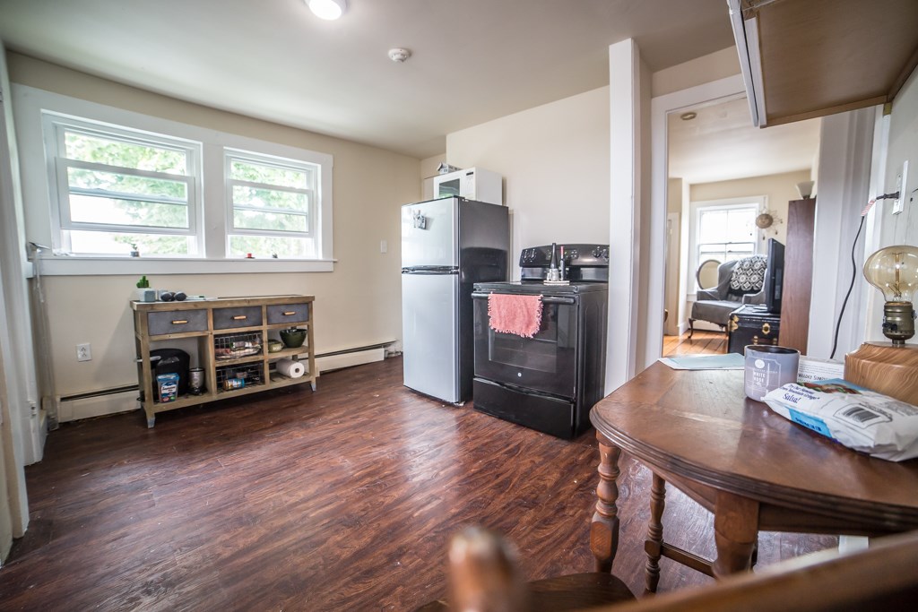 41 Annandale Road Newport, RI 02840 - Photo 11 of 40 Unit 3 $1100 per month + utilities Lease thru April 1 2019