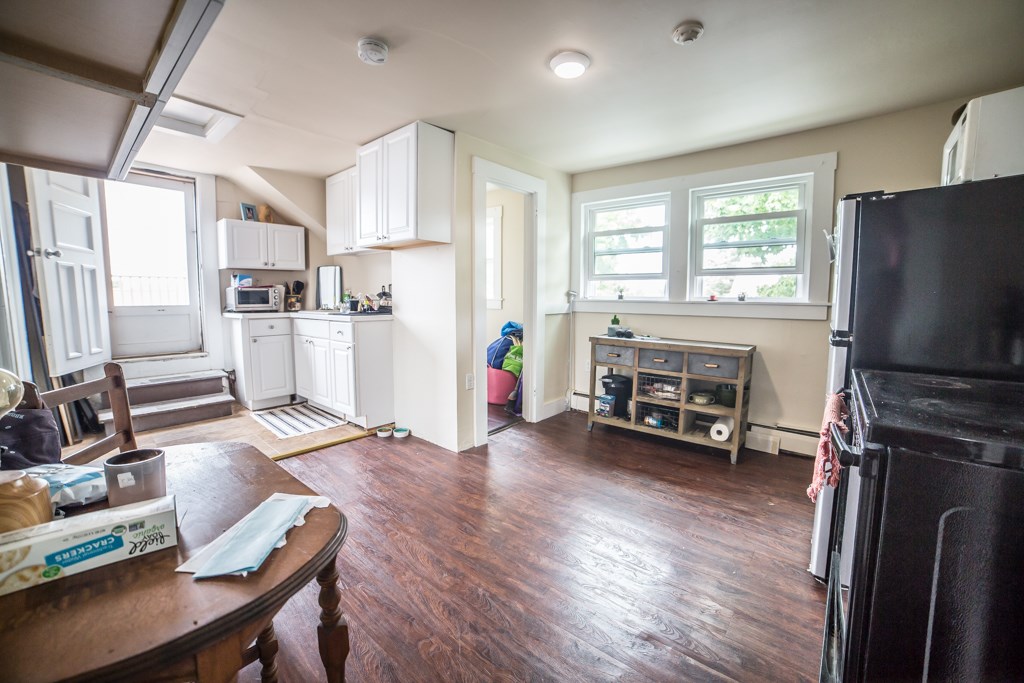41 Annandale Road Newport, RI 02840 - Photo 14 of 40 Unit 3 $1100 per month + utilities Lease thru April 1 2019