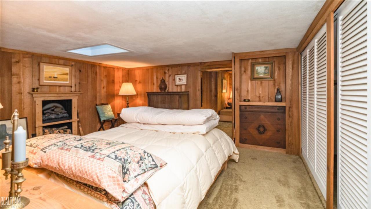 38505 Riverside Drive Clinton Township, MI 48036 - Photo 22 of 39 Upper Bedroom