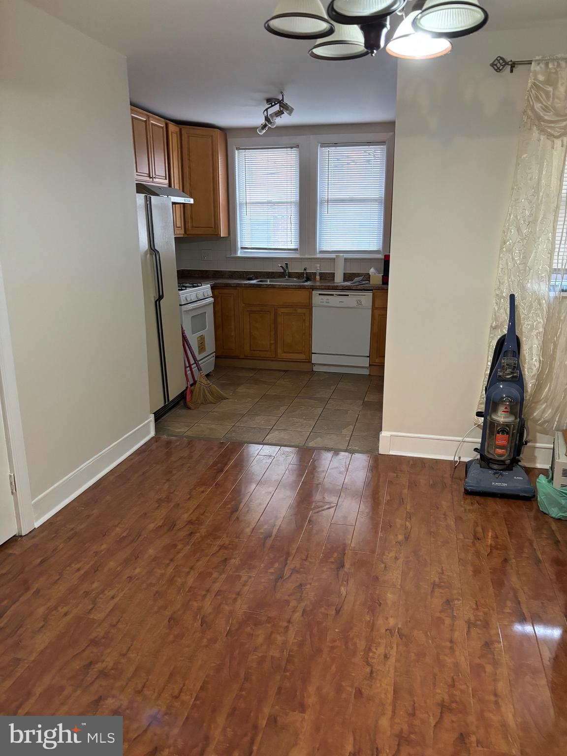 5518 Westford Road Philadelphia, PA 19120 - Photo 2 of 16 Gallery Image 2