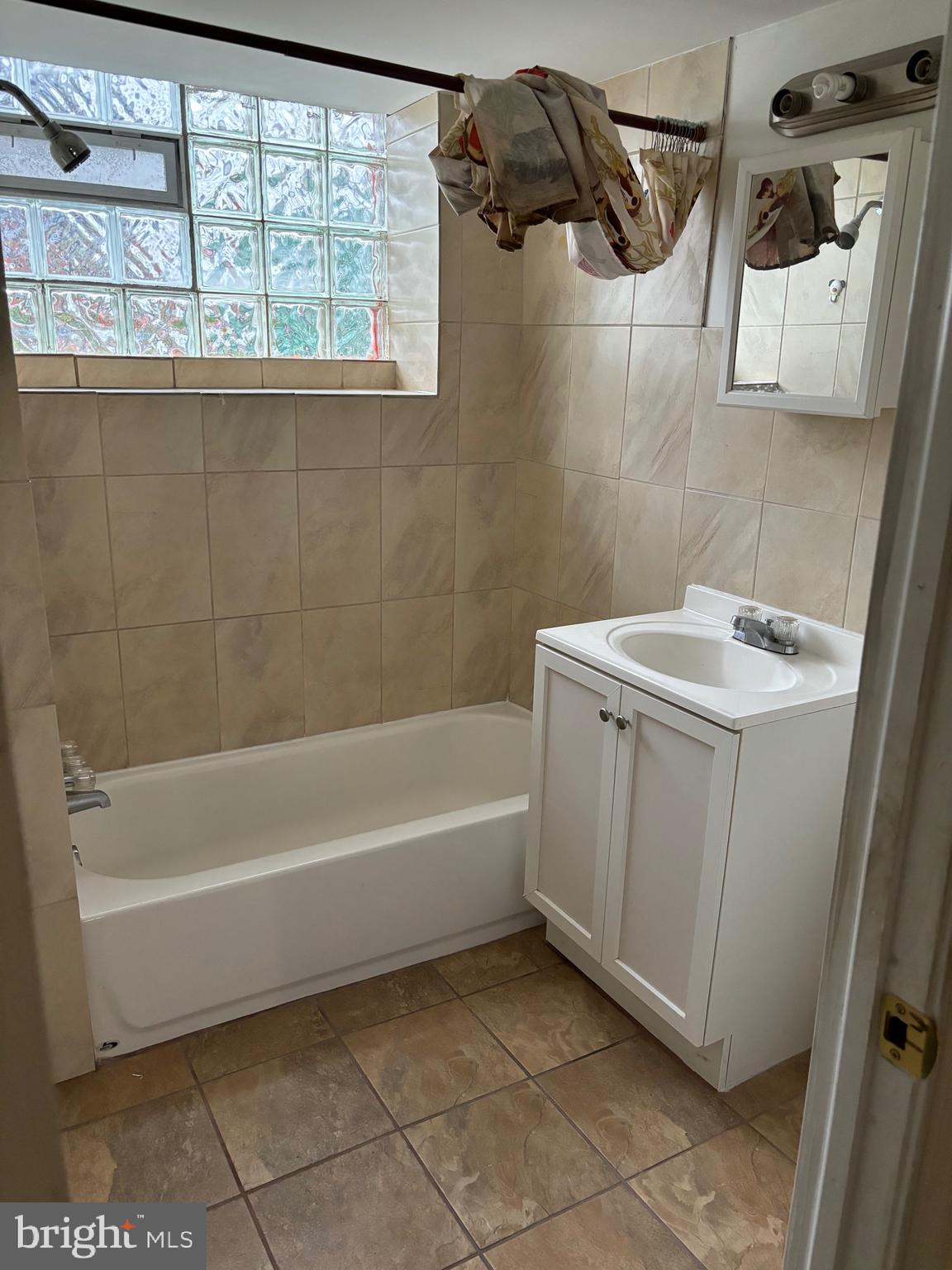 5518 Westford Road Philadelphia, PA 19120 - Photo 5 of 16 Gallery Image 5