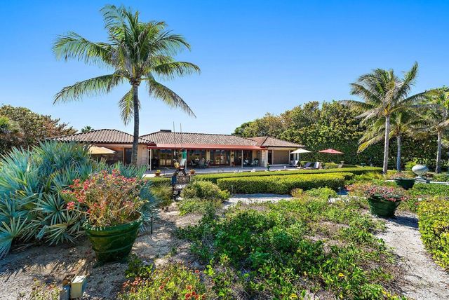 a view of an outdoor space