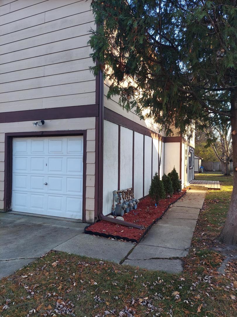 34W951 Stanton Drive, Unit G St. Charles, IL 60174 - Photo 2 of 11