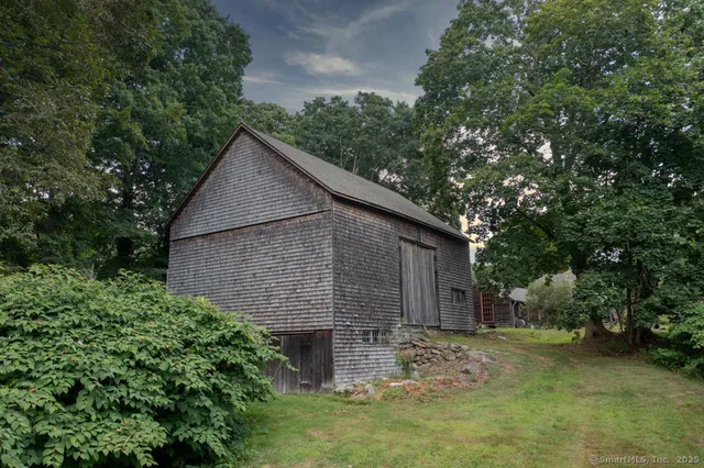 $540,000 | 131 Cow Hill Road, Clinton, CT 06413