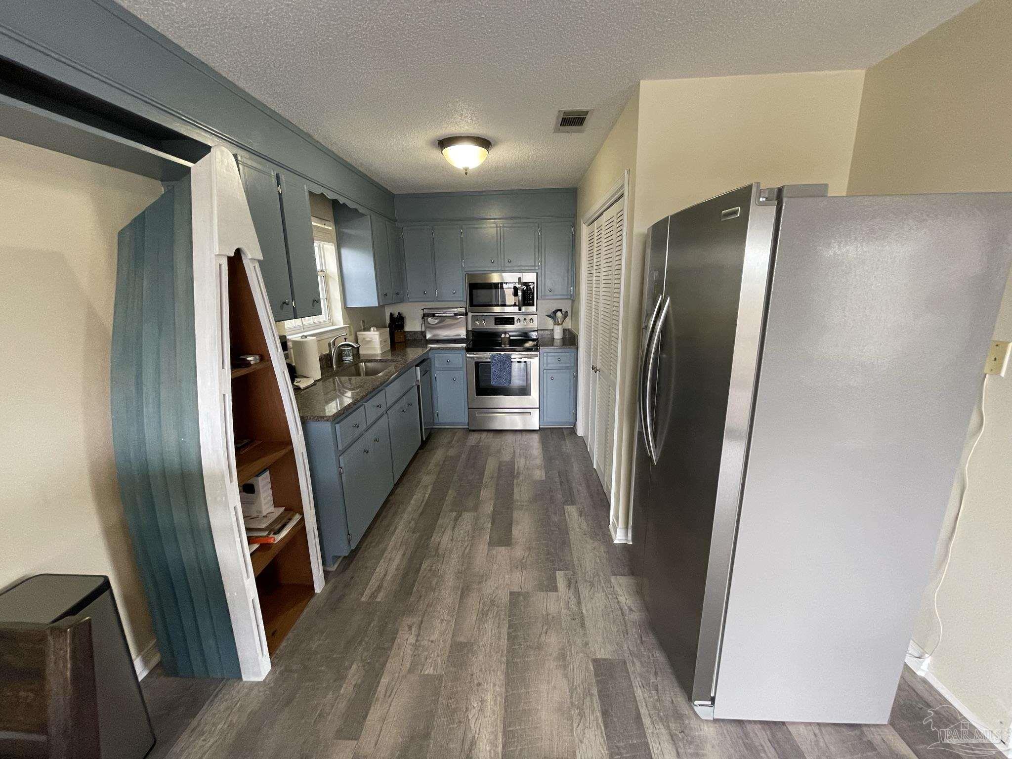 7550 Petersen Point Road Milton, FL 32583 - Photo 11 of 44 Gallery Image 11