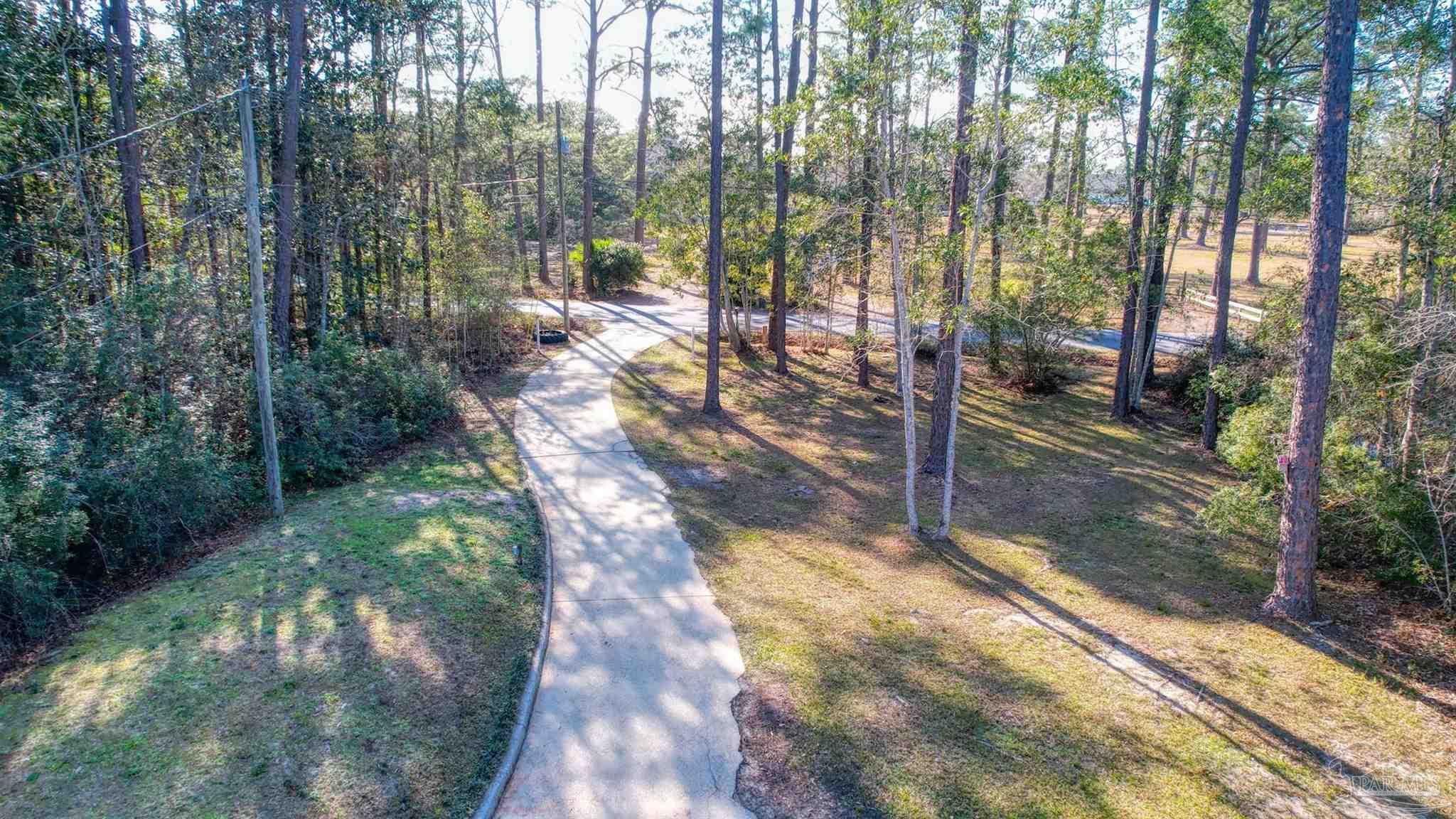 7550 Petersen Point Road Milton, FL 32583 - Photo 6 of 44 Gallery Image 6