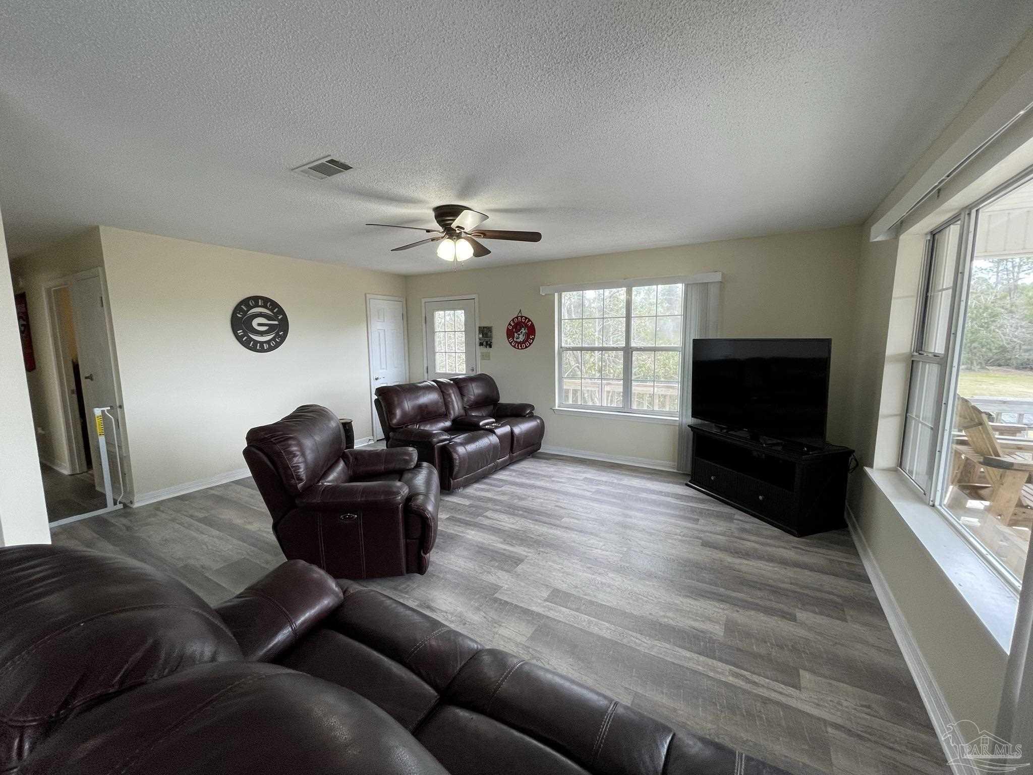 7550 Petersen Point Road Milton, FL 32583 - Photo 9 of 44 Gallery Image 9