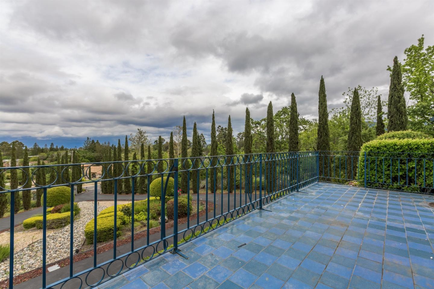 15943 Viewfield Road Monte Sereno, CA 95030 - Photo 10 of 18