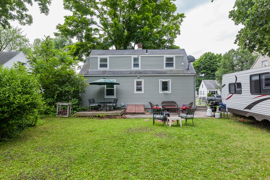 114 Warren Street West Springfield, MA 01089 - Photo 4 of 25 Gallery Image 4