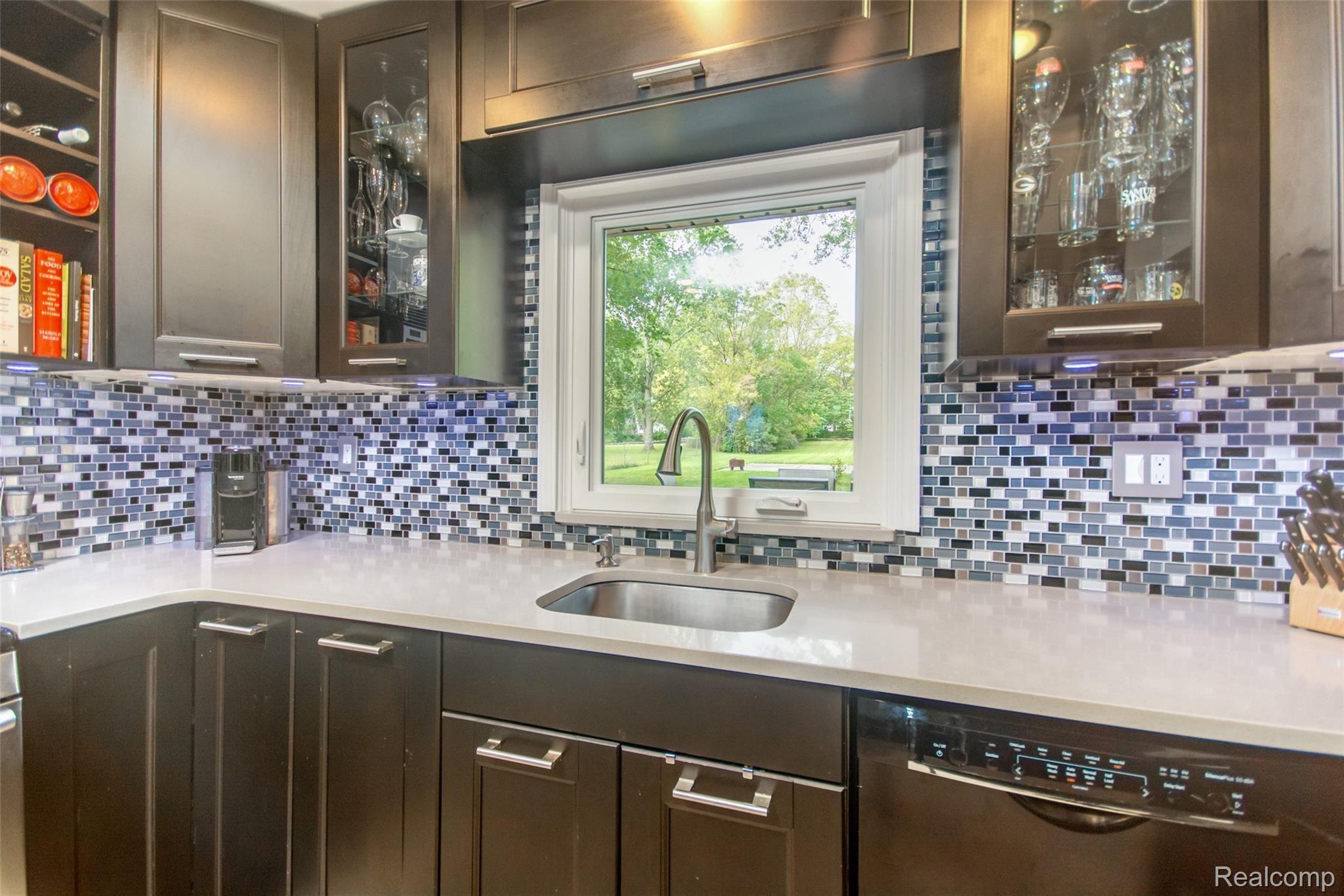 22921 Power Road Farmington, MI 48336 - Photo 12 of 40 DSC_1954enf.jpg