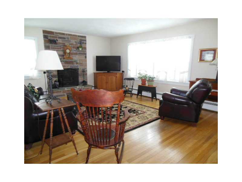 60 Spring Street Hopkinton, RI 02832 - Photo 8 of 22 Living Room.