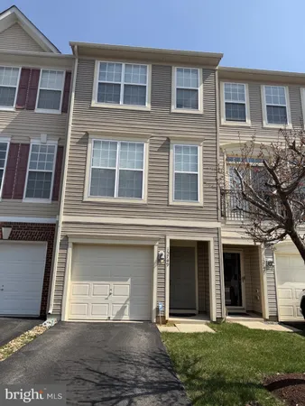$399,900 | 15749 John Diskin Circle, Unit 100, Woodbridge, VA 22191
