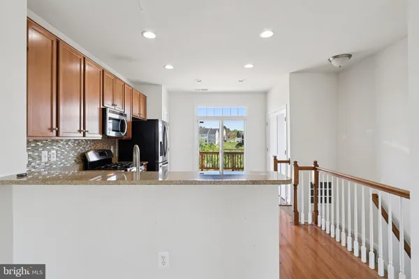 $399,900 | 15749 John Diskin Circle, Unit 100, Woodbridge, VA 22191