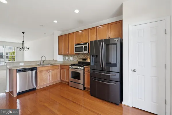 $399,900 | 15749 John Diskin Circle, Unit 100, Woodbridge, VA 22191