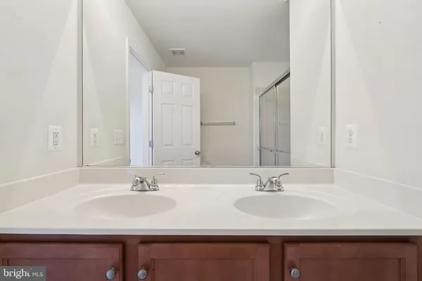 $399,900 | 15749 John Diskin Circle, Unit 100, Woodbridge, VA 22191