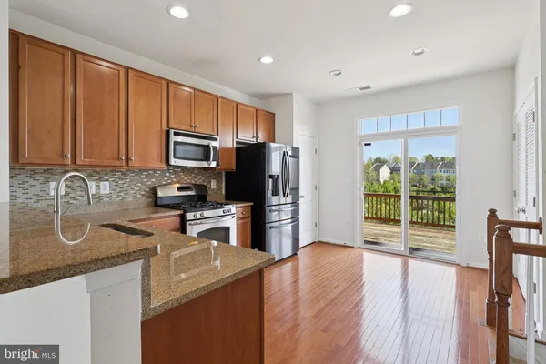 $399,900 | 15749 John Diskin Circle, Unit 100, Woodbridge, VA 22191