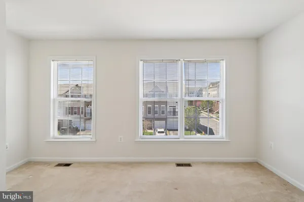 $399,900 | 15749 John Diskin Circle, Unit 100, Woodbridge, VA 22191