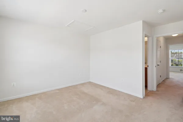 $399,900 | 15749 John Diskin Circle, Unit 100, Woodbridge, VA 22191