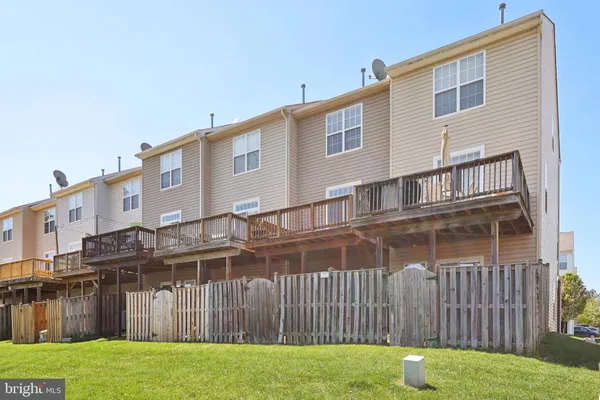 $399,900 | 15749 John Diskin Circle, Unit 100, Woodbridge, VA 22191
